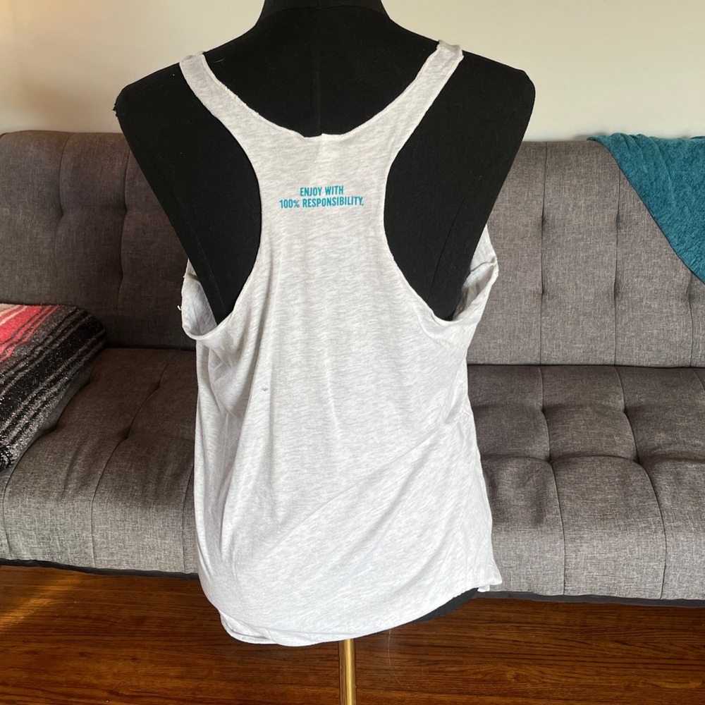 Light gray  Tank Top with Blue Graphic OMEGA Altos Agave Tequilak. Size XL - Picture 3 of 5